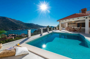 Villa Nila - Private Pool and Sea View